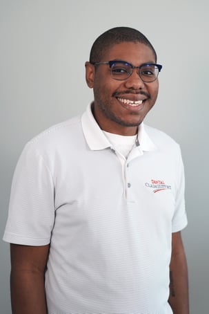 Career person with Dental ClaimSupport